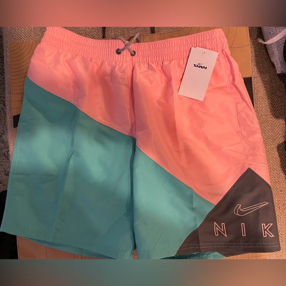 Men’s BRAND NEW Nike swim shorts - Picture 5 of 5